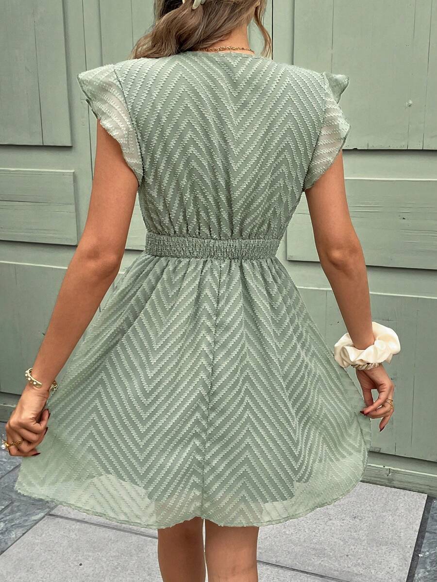 Vestido mini de mujer con escote en V y manga corta con detalle de ribete de crochet
