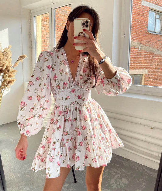 Vestido mini floral con escote en V para mujer, mangas largas y falda con volantes