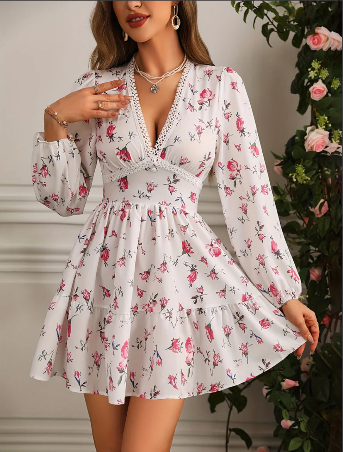 Vestido mini floral con escote en V para mujer, mangas largas y falda con volantes