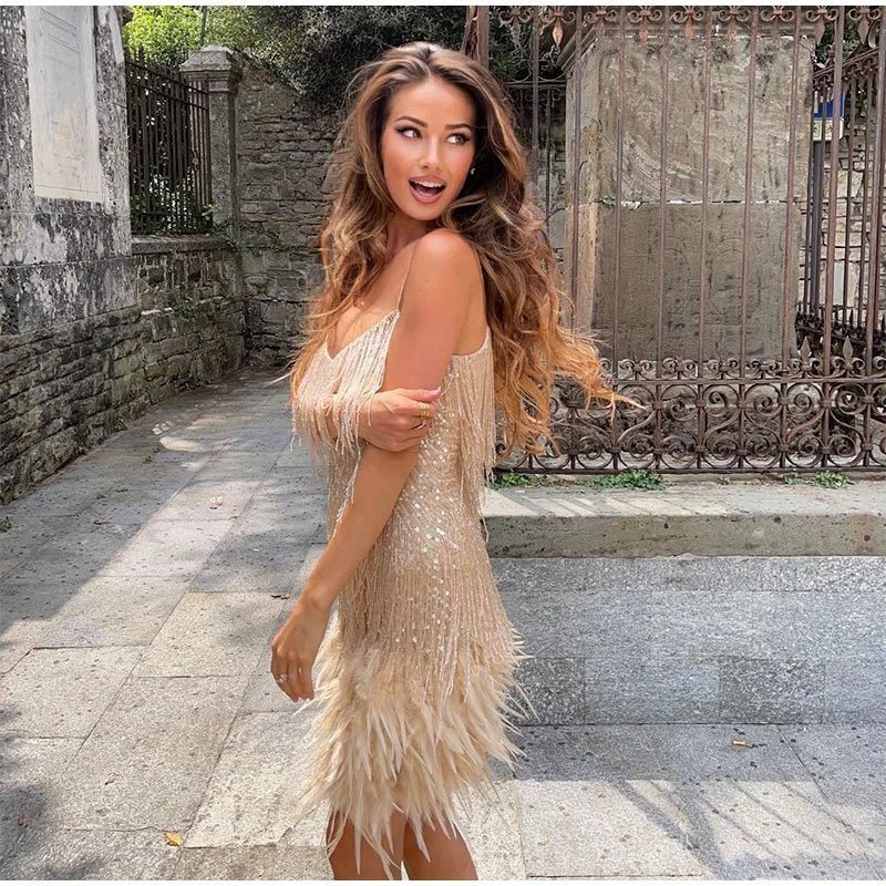 Vestido mini con flecos y tiras para mujer con dobladillo de plumas