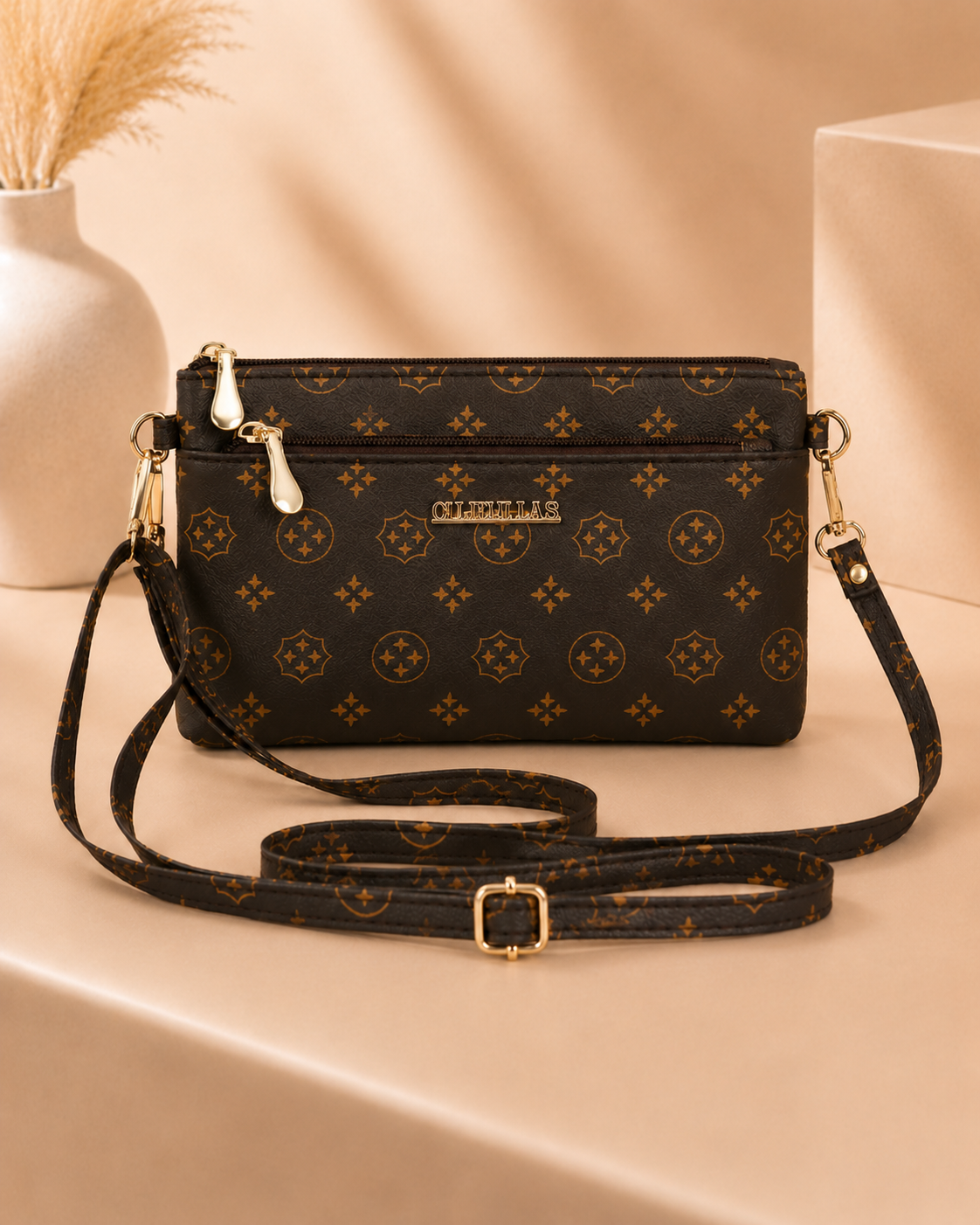 Bolso Bandolera Elegance con Detalles Dorados